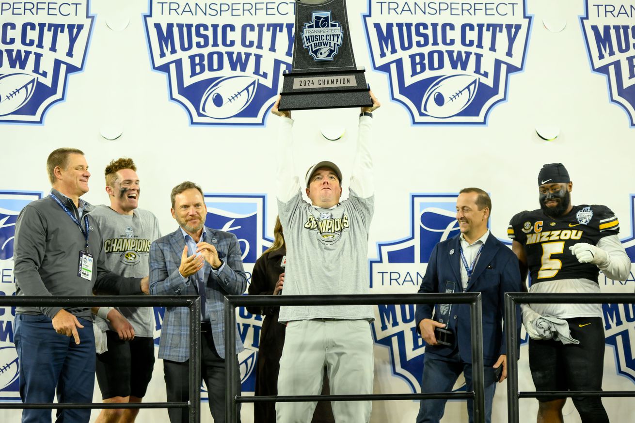 NCAA Football: Music City Bowl-Iowa at Missouri